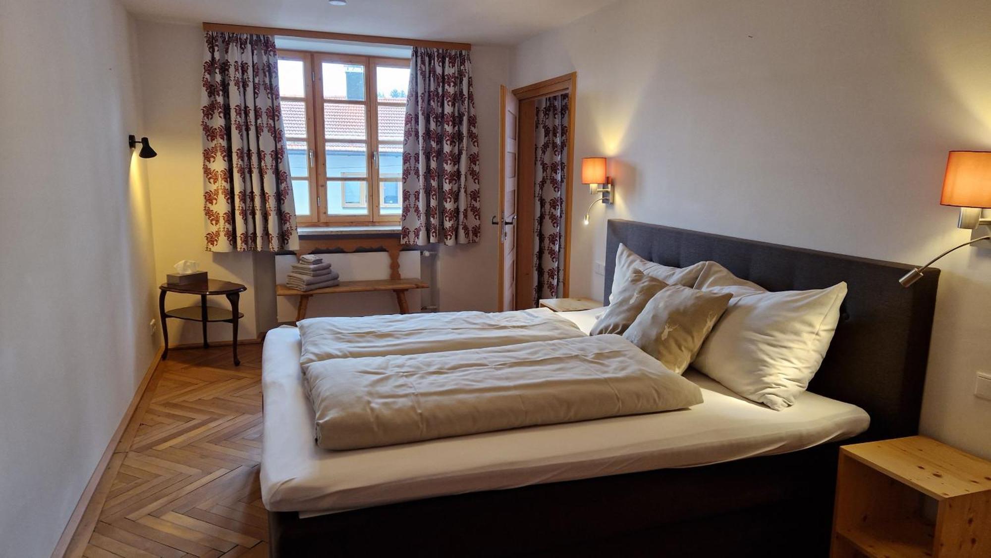 Hotel Landgasthof Alter Wirt 피쉬바하우 외부 사진