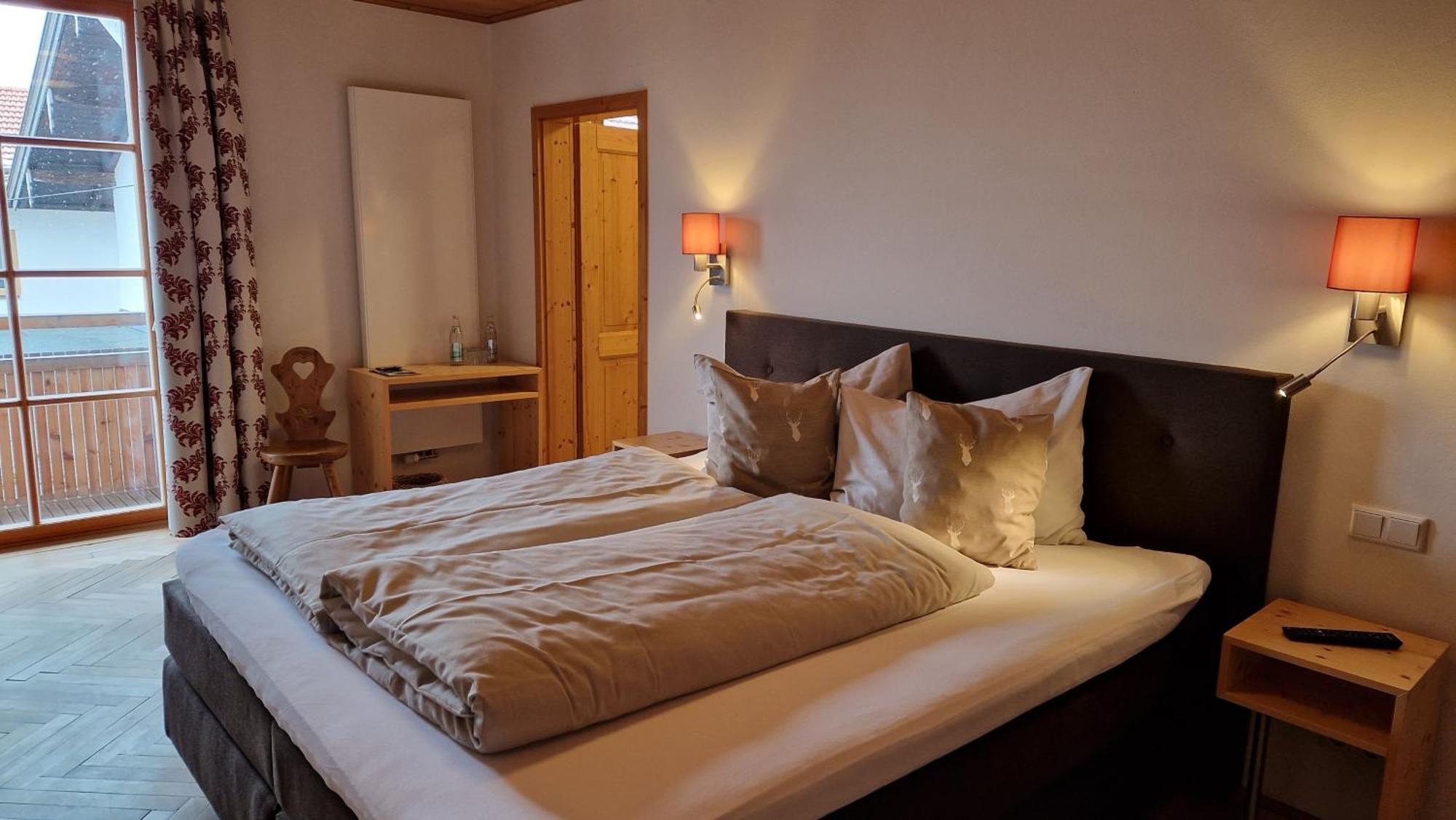 Hotel Landgasthof Alter Wirt 피쉬바하우 외부 사진